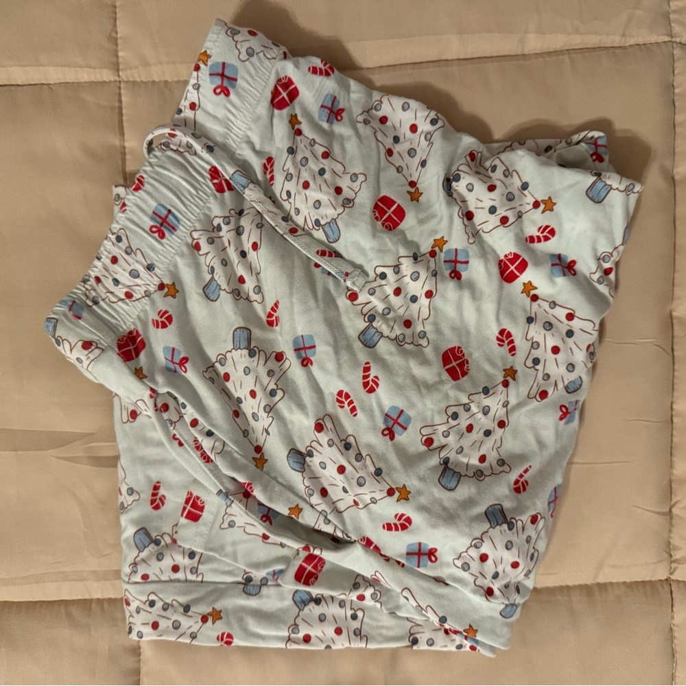 Caden Lane Festive Pajama Set - Light Blue with Red and White Accents